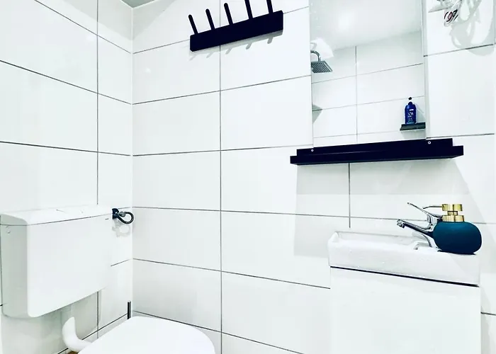 Apartman With Washer Near Area